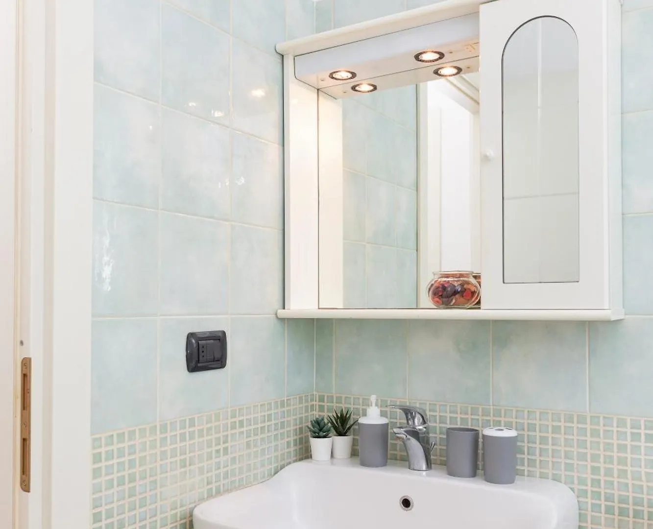 Santa Giulia Connect Apartment Milan 0*,